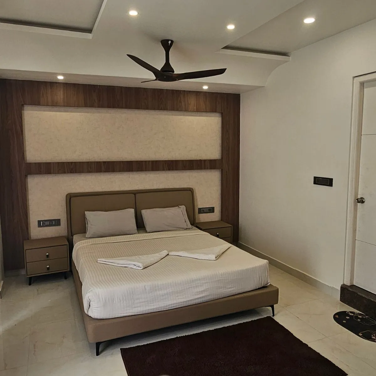 Ameya room with king bed at Suggee Resort