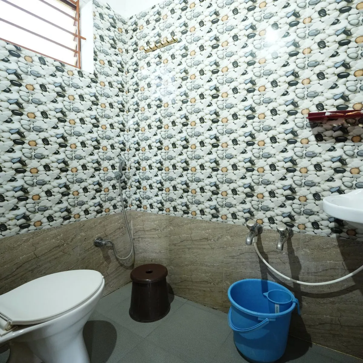 Couple hut attached bathroom