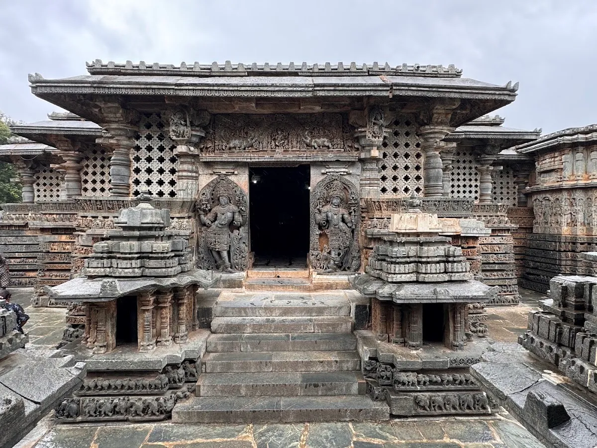 Hoysaleswara Temple, Halebeedu