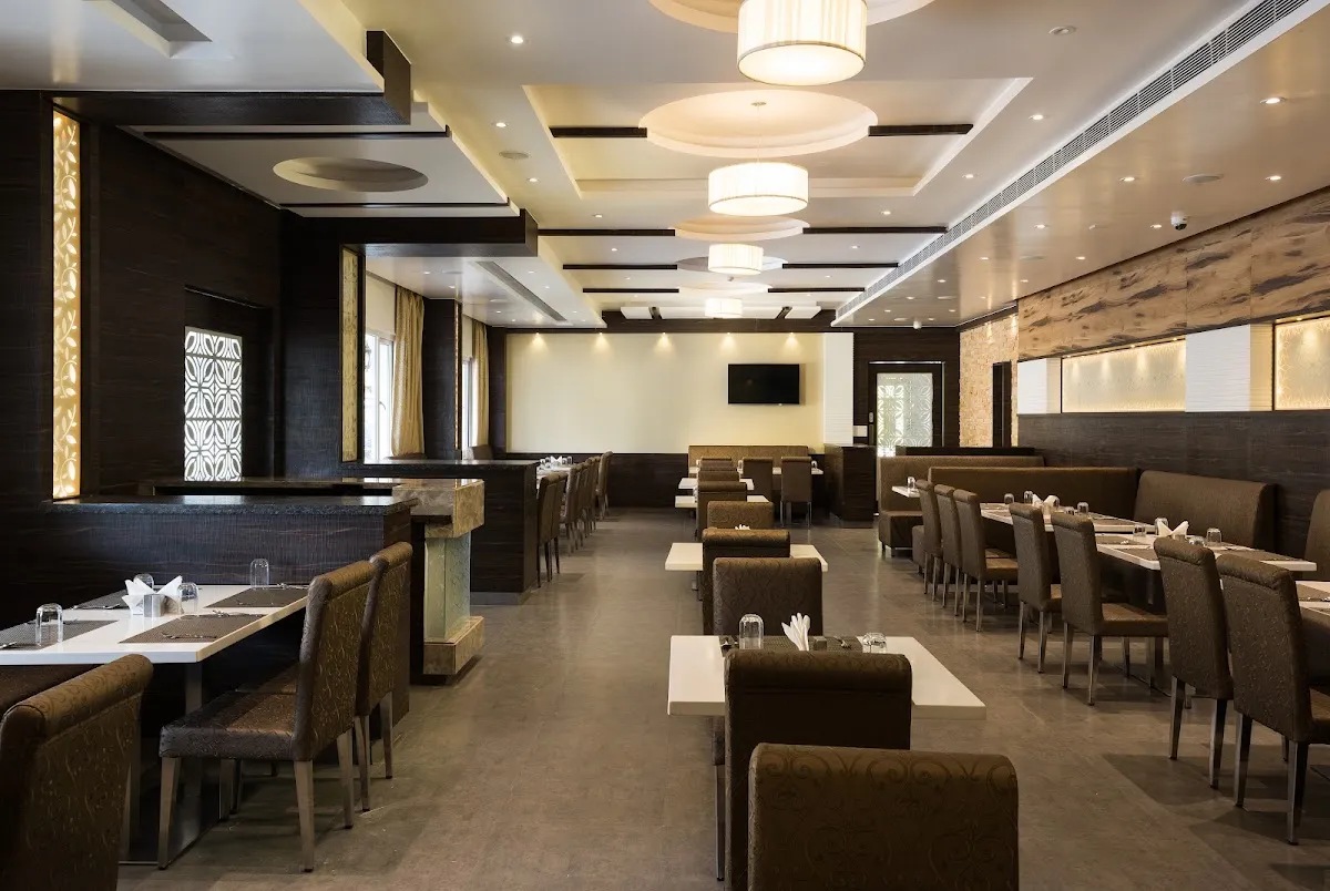 Vivikta Pure Veg, Hotel Aadrika, opposite Kuvempu Kala Mandir