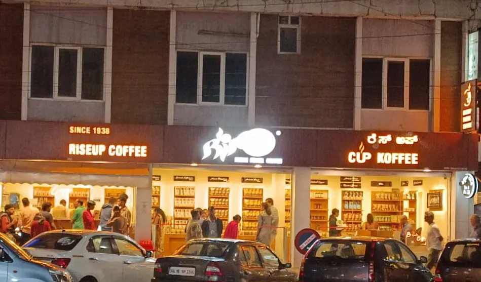 RiseUp Coffee Shop, Indira Gandhi Road, Joythinagar